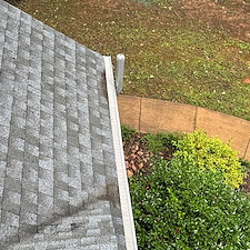 Charlottes-Premier-Gutter-Cleaning-and-Gutter-Guard-Installation 2